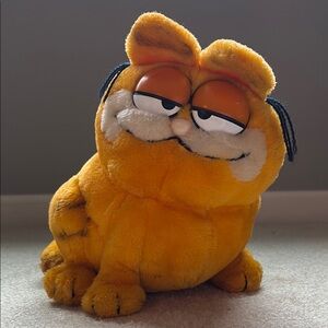 Vintage 1980’s Dakin Garfield Plush